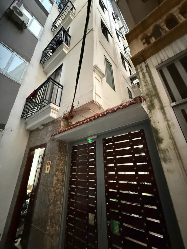 Toà CCMN Trần Cung, 60/72m2, 7 Tầng, MT 4.2m, 11 Phòng, doanh thu 50tr/tháng( BTL B6)