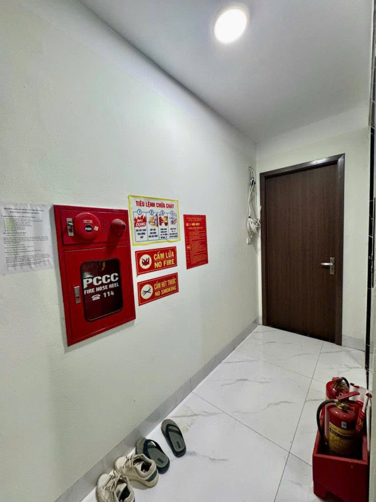 Toà CCMN An Dương Vương, 71m2, 8 Tầng, MT 5.5/1.6m, 12 Phòng, doanh thu 60tr/tháng (BTL B8)