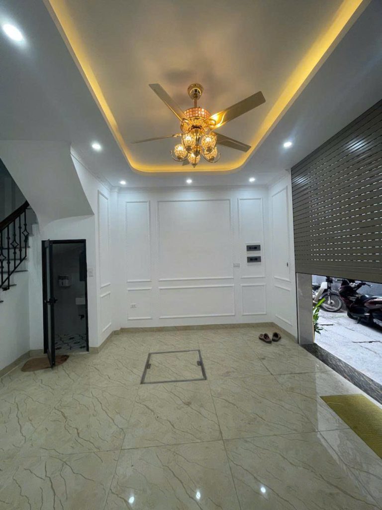 Toà CCMN Trương Định, 99m2, 6 Tầng, MT 2/4.6m, 24 Phòng, cho thuê 130tr/ tháng (HM C210)